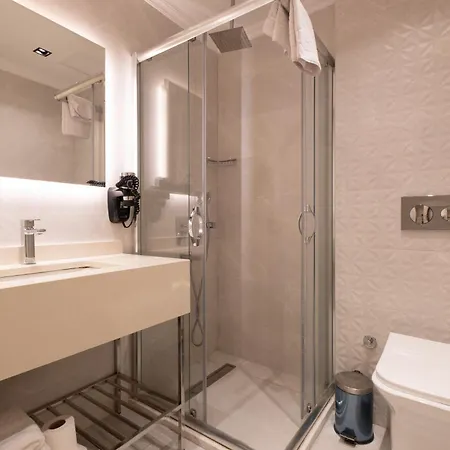 Hotel Celine Taxim 3*