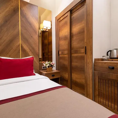Hotel Celine Taxim 3*