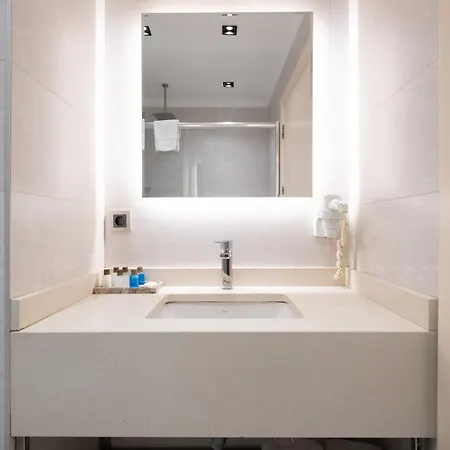 Celine Taxim 3* Istambul