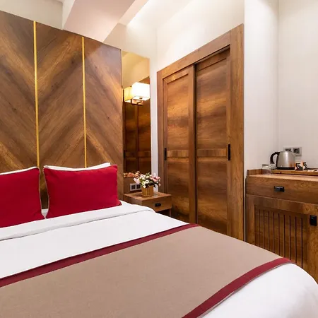 Celine Taxim Hotel
