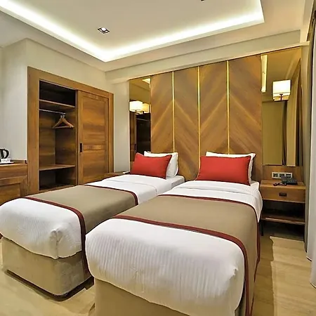 Celine Taxim 4*