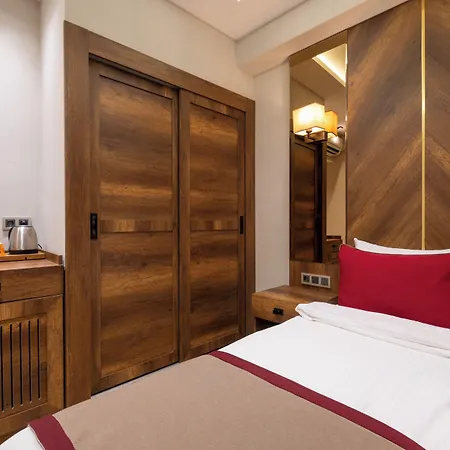 Celine Taxim Hotel
